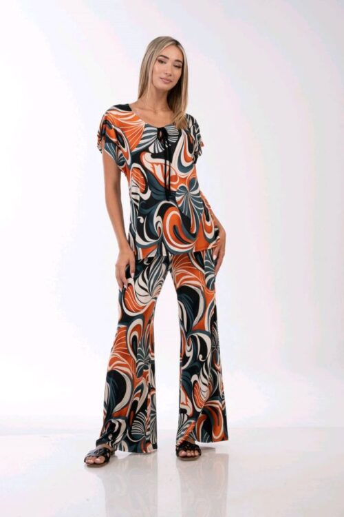 Printed jersey set top with tie at the neckline and pants with elastic waist