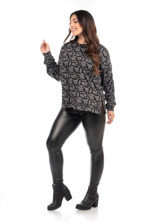 Μπλούζα πλεκτή εμπριμέ με σούρα στο μανίκι