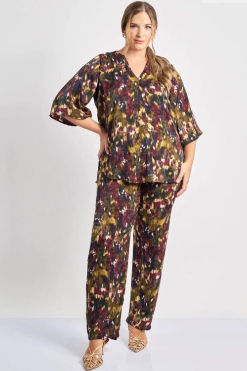 Σετ σατέν μπλούζα εμπριμέ και παντελόνα με ελαστική μέση