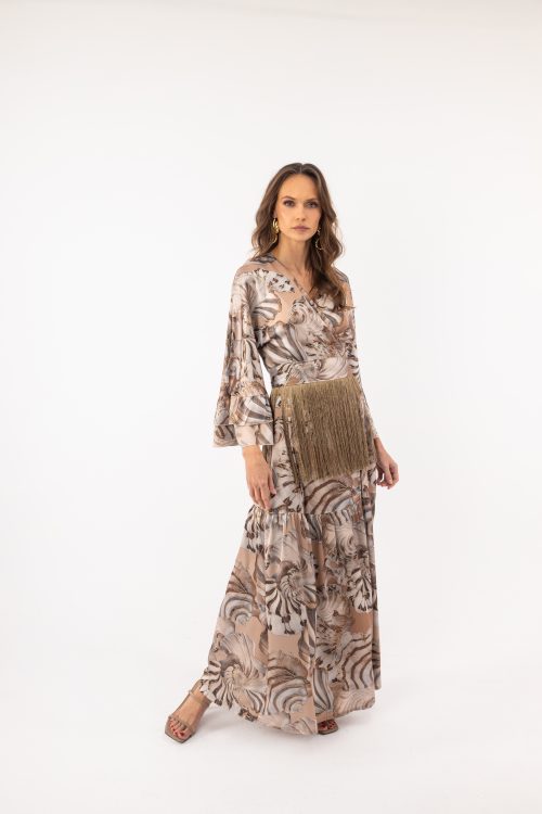 Μακρύ φόρεμα σε μπεζ αποχρώσεις